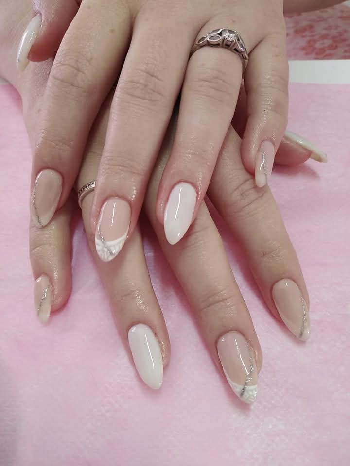 Leo's Beauty Bar