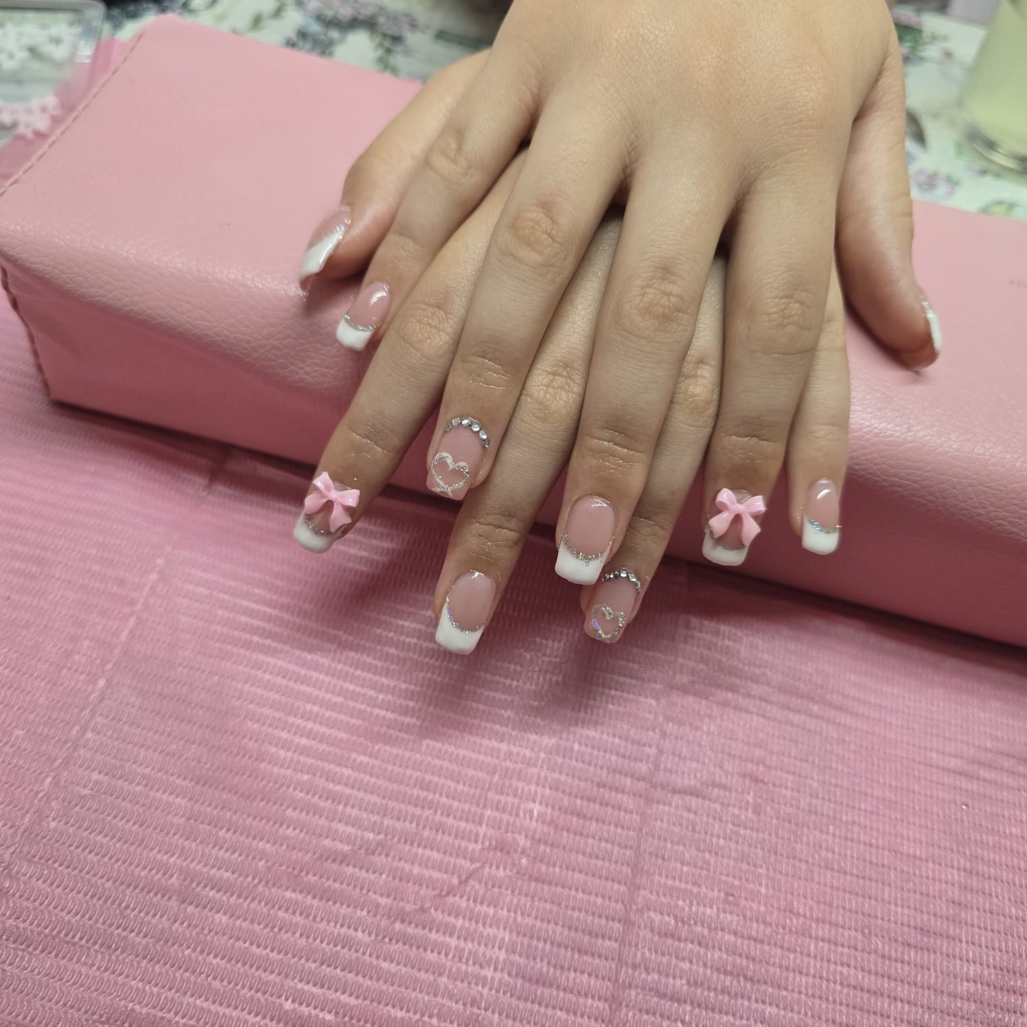 Leo's Beauty Bar